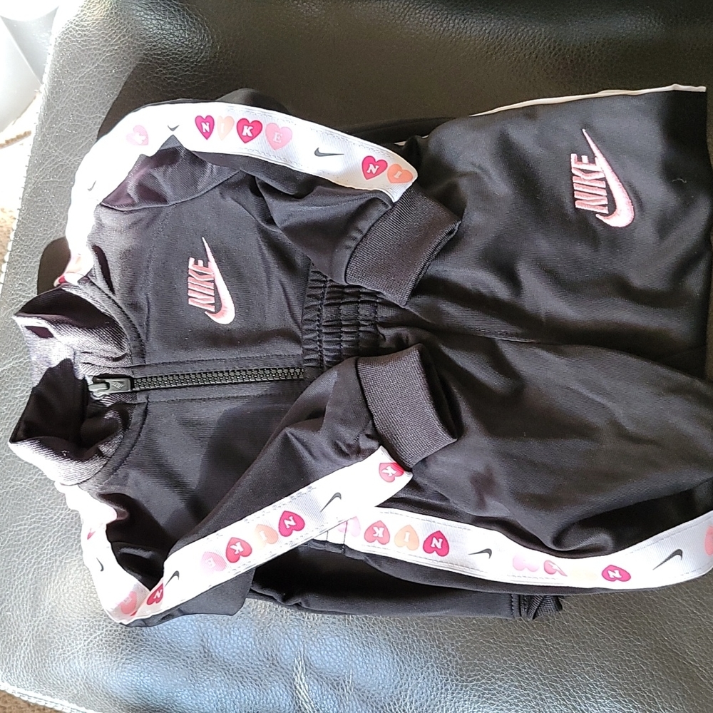 Toddler Girls Nike Track Suit